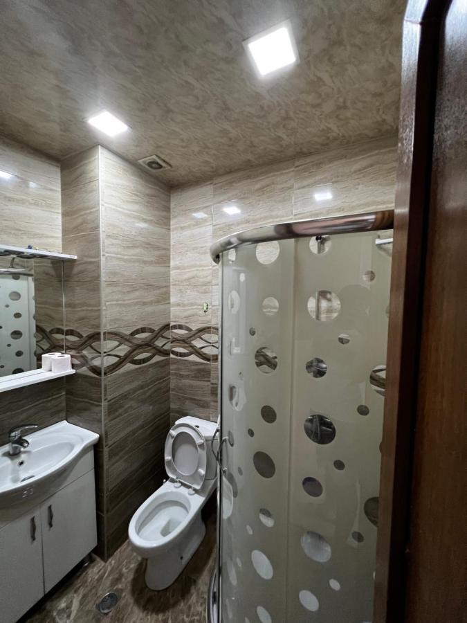 Nukri'S Apartment Batumi Exterior photo