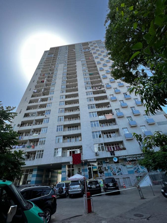 Nukri'S Apartment Batumi Exterior photo
